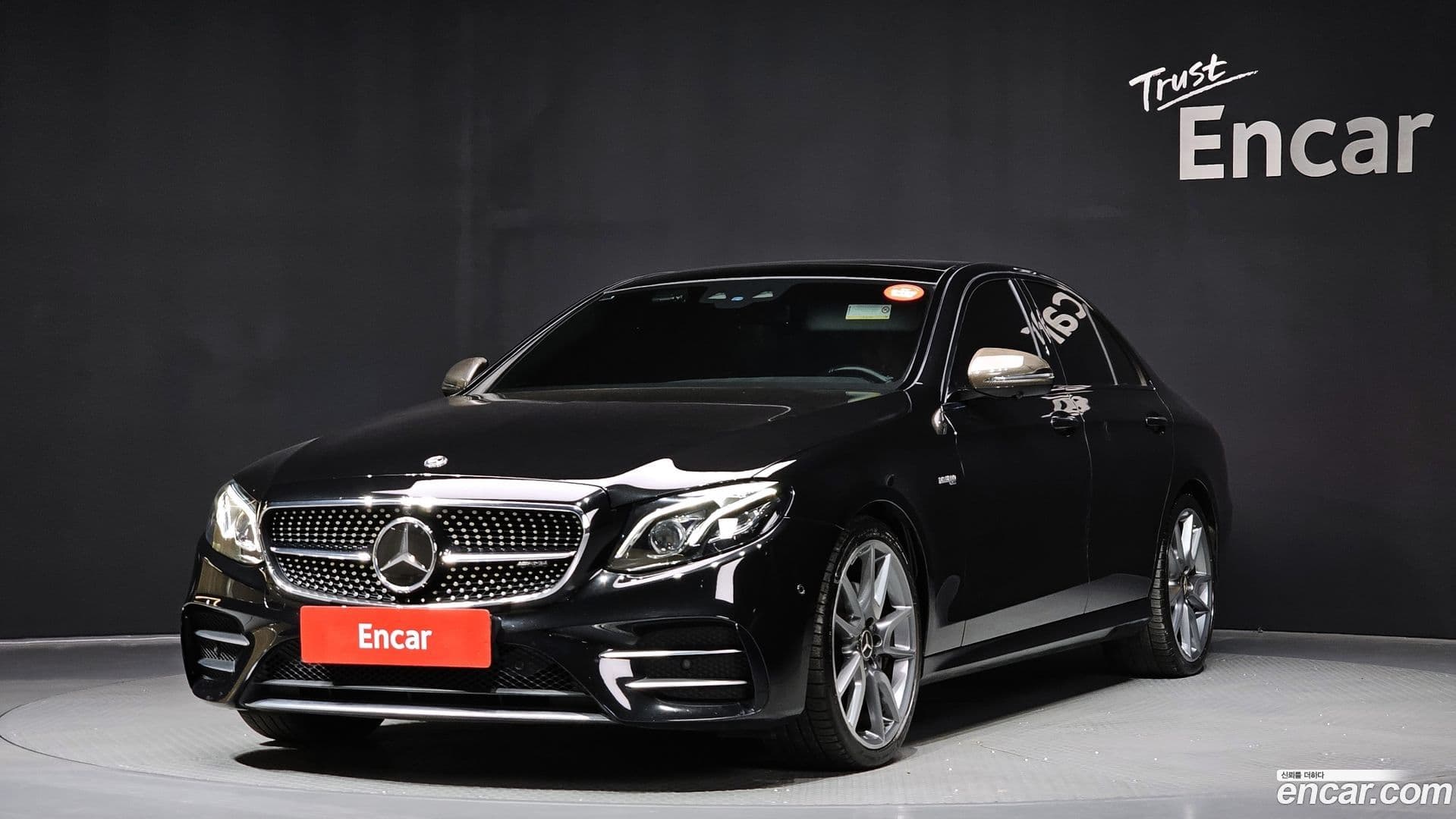 Main__Slider__Photo:E-Class Mercedes-Benz 2018.0-0