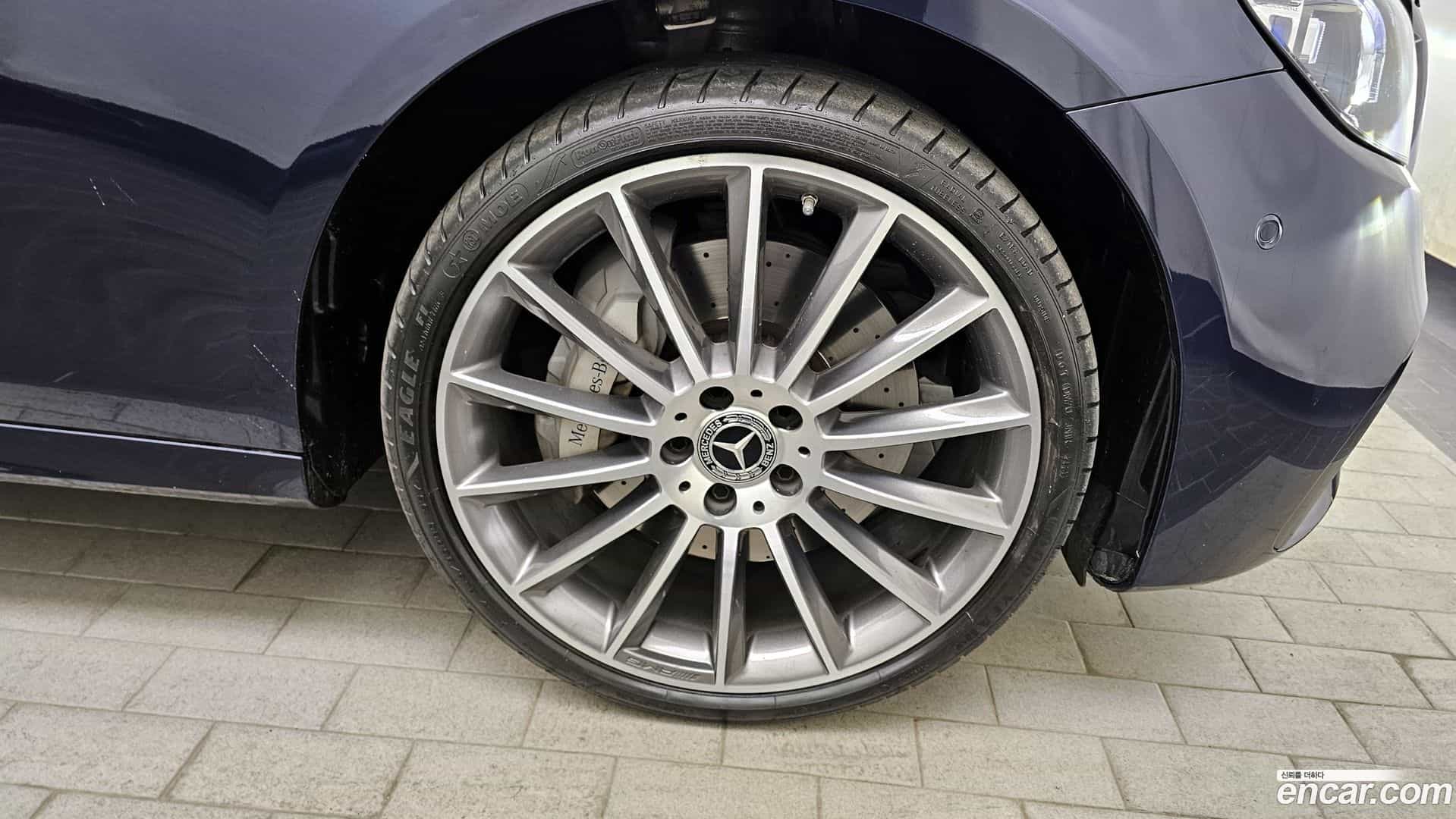 E-Class Mercedes-Benz 2022.1-OUTER-005