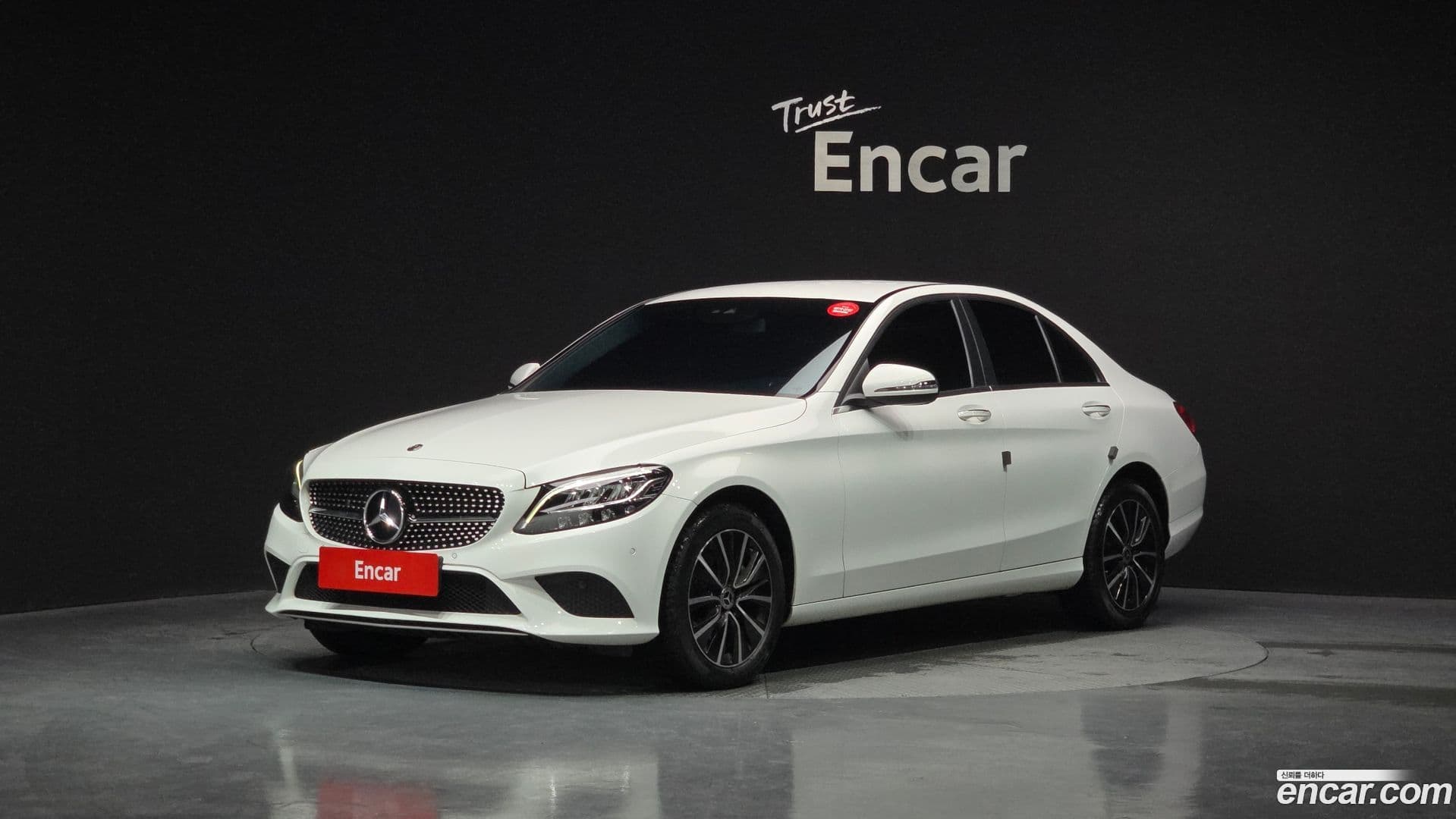 Main__Slider__Photo:C-Class Mercedes-Benz 2019.9-0