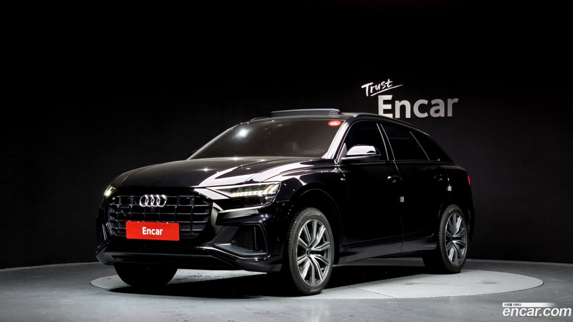 Main__Slider__Photo:Q8 Audi 2021.7-0