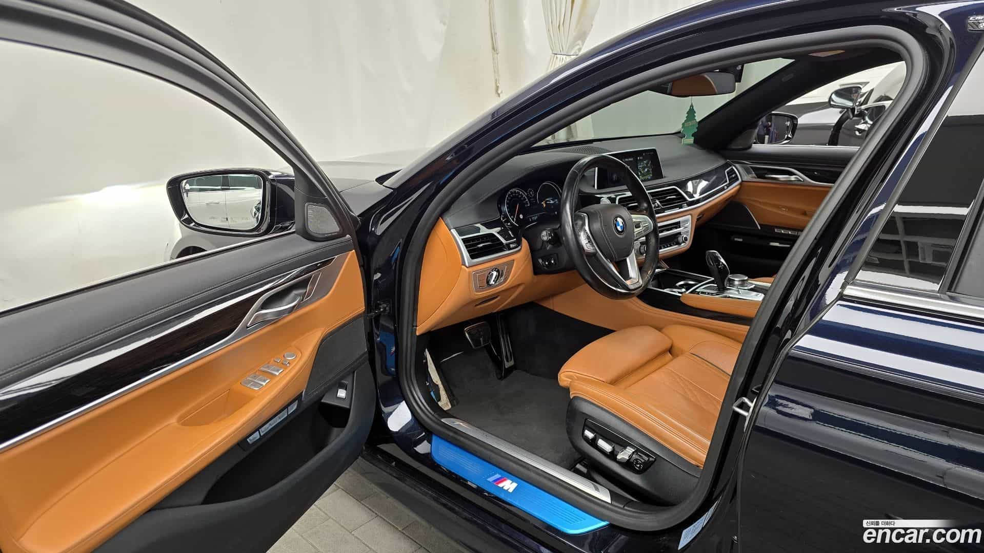 7-Series BMW 2018.1-INNER-010