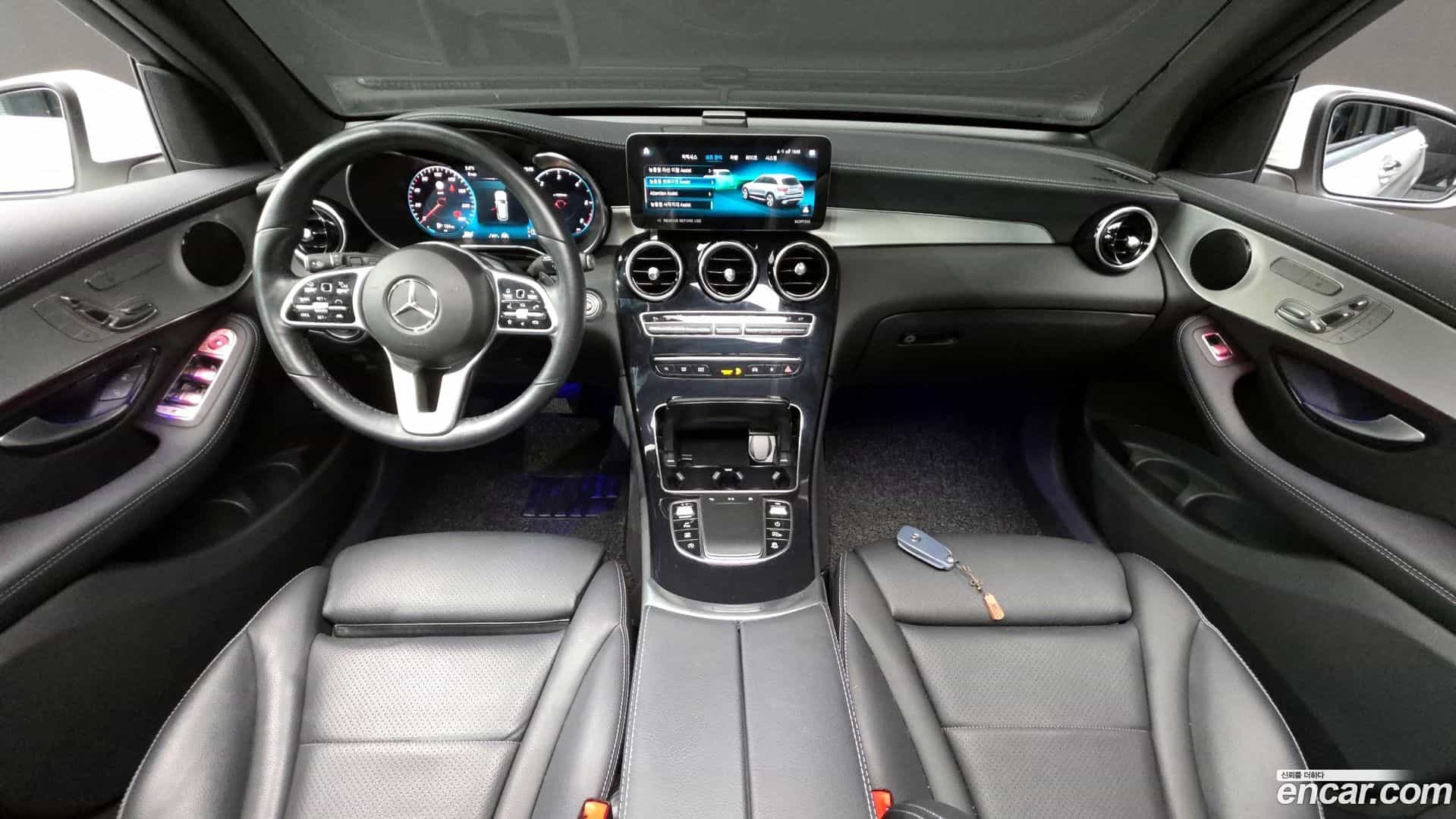 GLC-Class Mercedes-Benz 2022.7-INNER-007