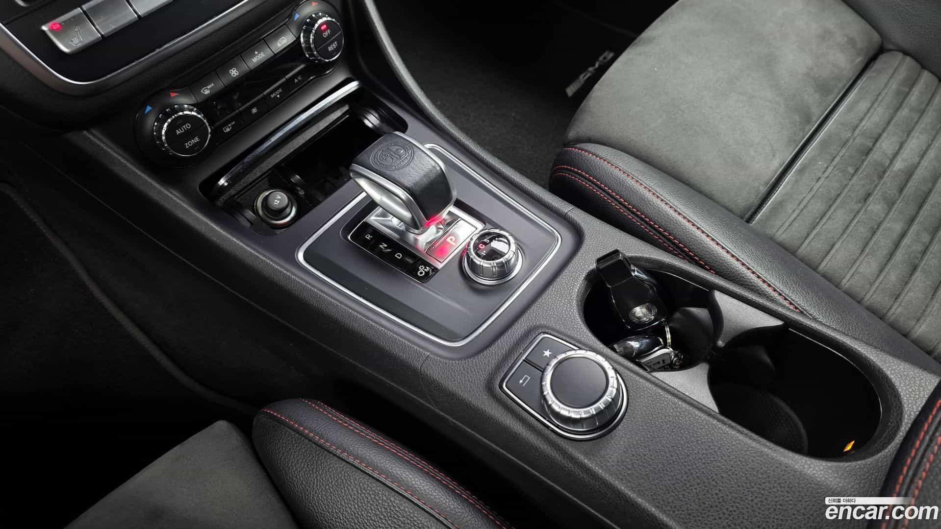 GLA-Class Mercedes-Benz 2019.11-INNER-009