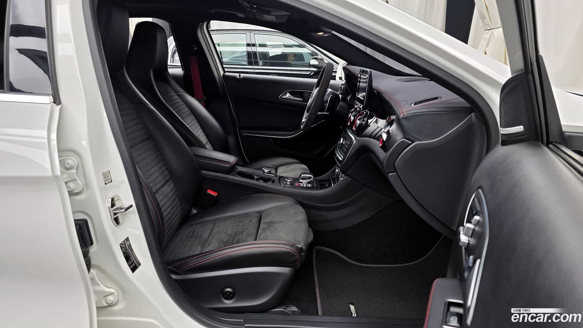 GLA-Class Mercedes-Benz 2019.11-OPTION-015