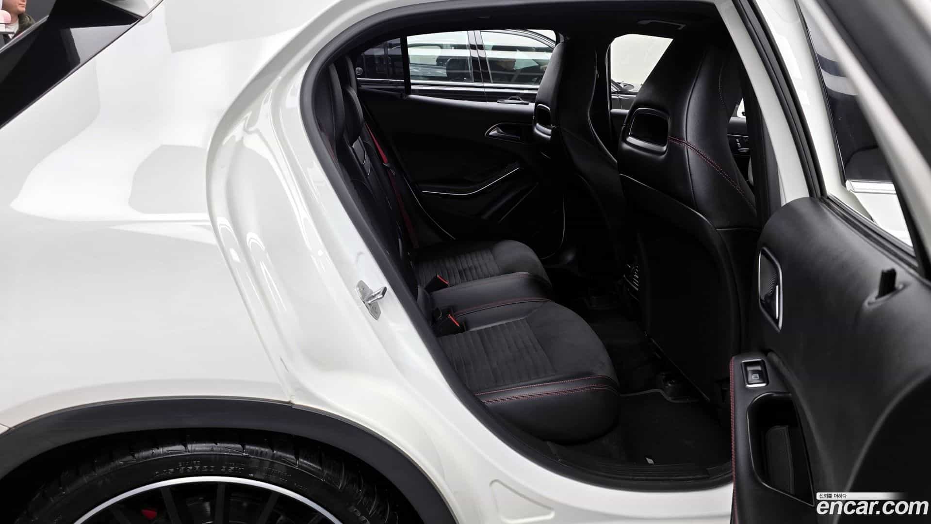 GLA-Class Mercedes-Benz 2019.11-OPTION-016