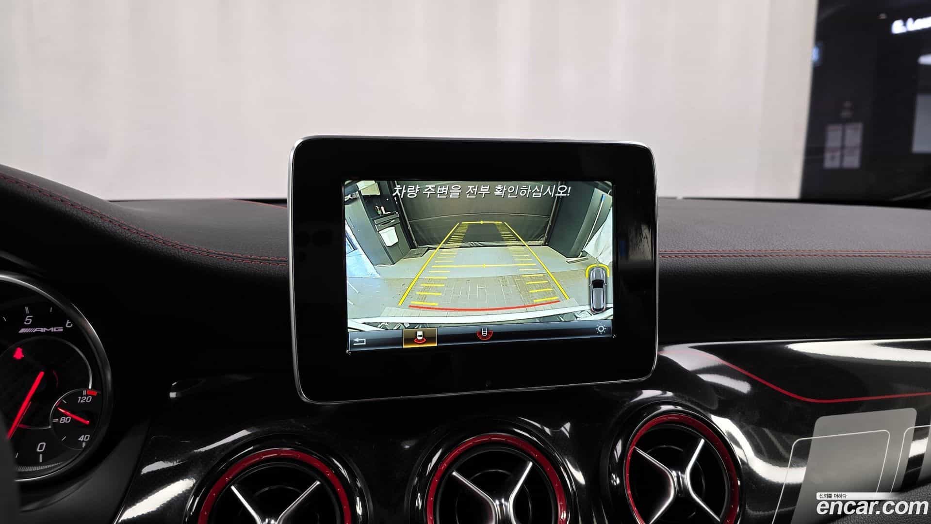 GLA-Class Mercedes-Benz 2019.11-OPTION-019