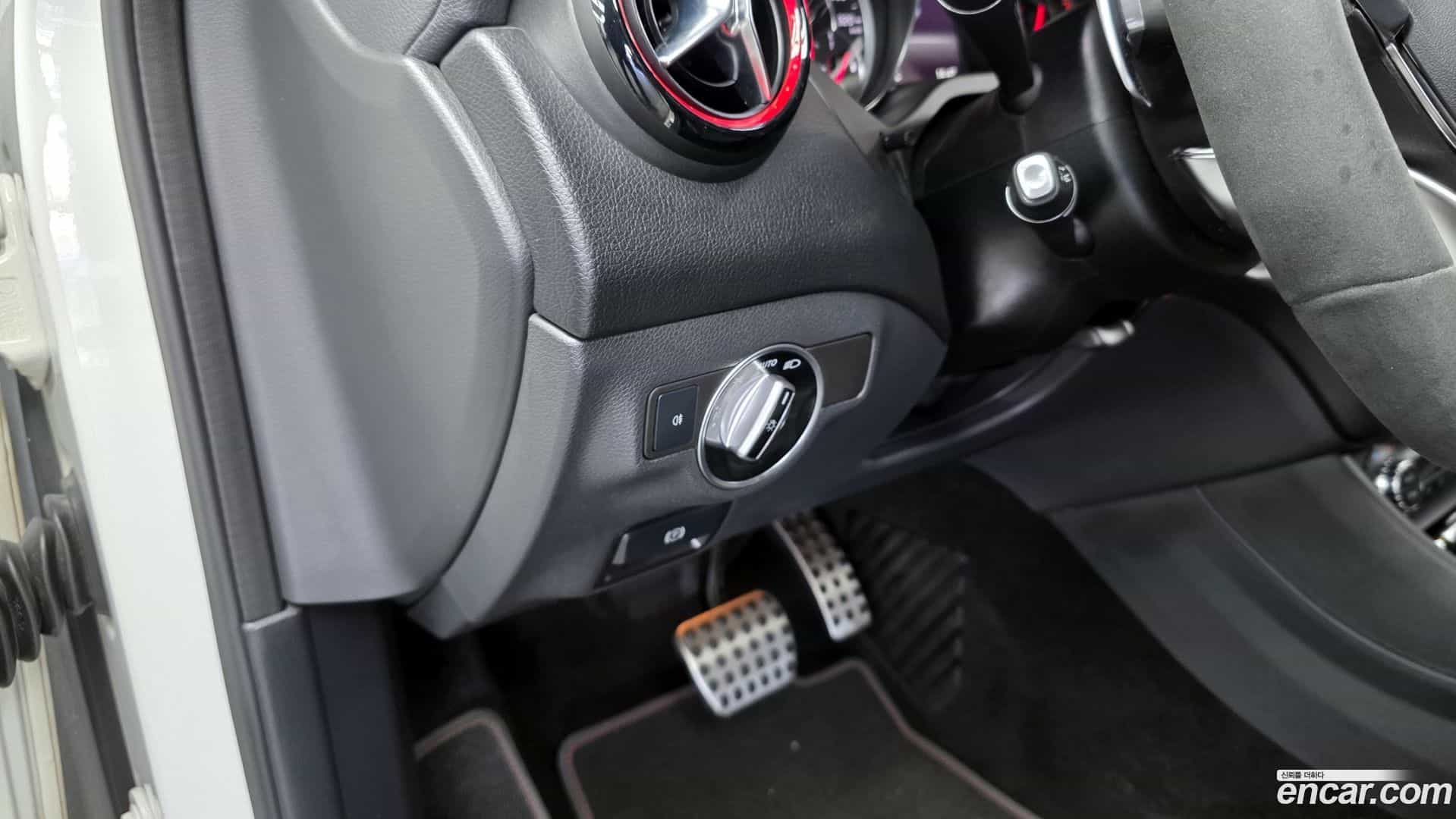 GLA-Class Mercedes-Benz 2019.11-OPTION-021