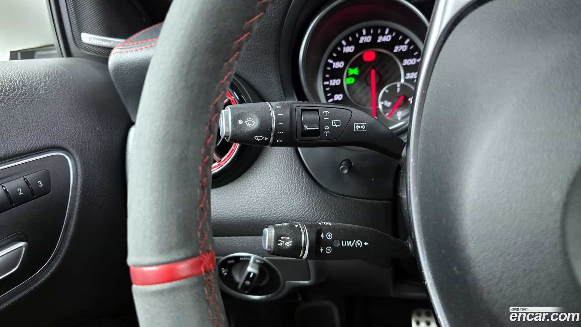 GLA-Class Mercedes-Benz 2019.11-OPTION-023