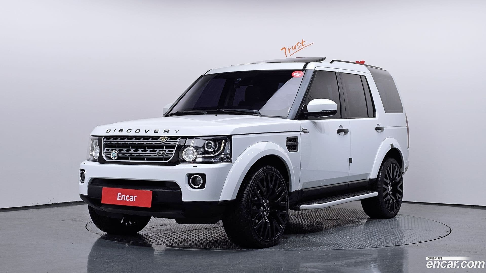 Main__Slider__Photo:Discovery Land Rover 2014.5-0