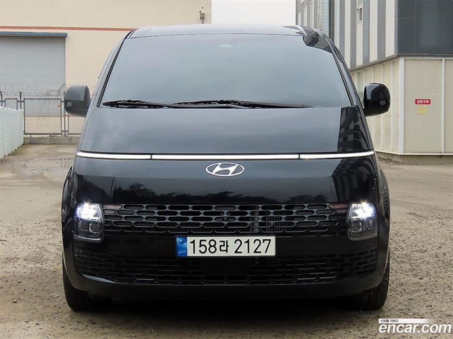 Main__Slider__Photo:Staria Hyundai 2022.9-0