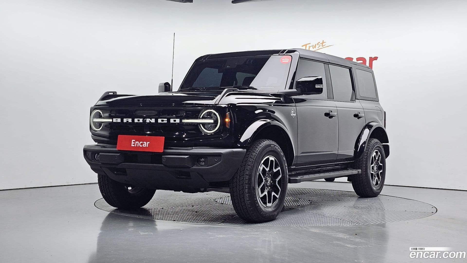 Main__Slider__Photo:Bronco Ford 2024.8-0