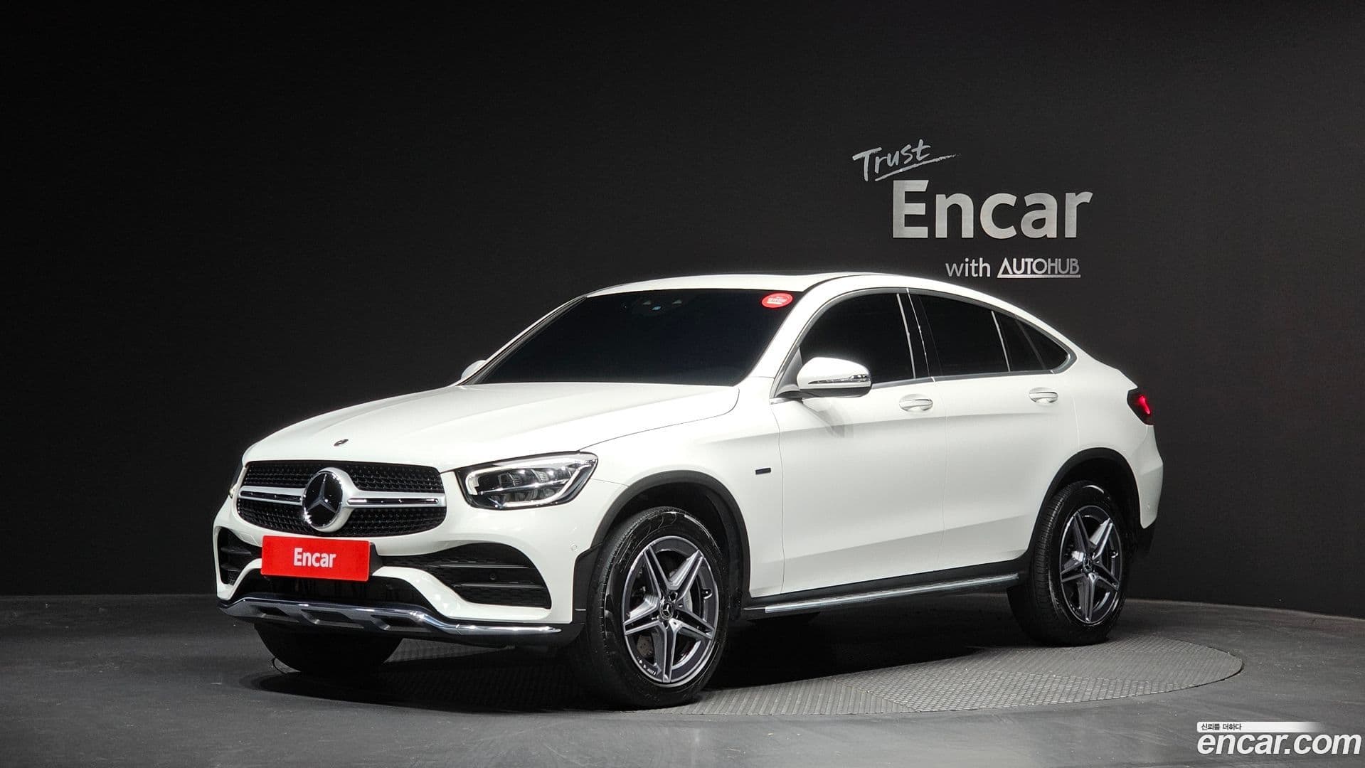 Main__Slider__Photo:GLC-Class Mercedes-Benz 2021.8-0