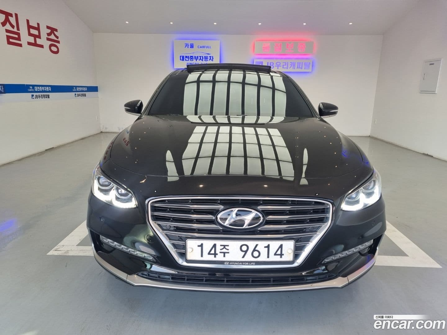 Main__Slider__Photo:Grandeur Hyundai 2016.11-0