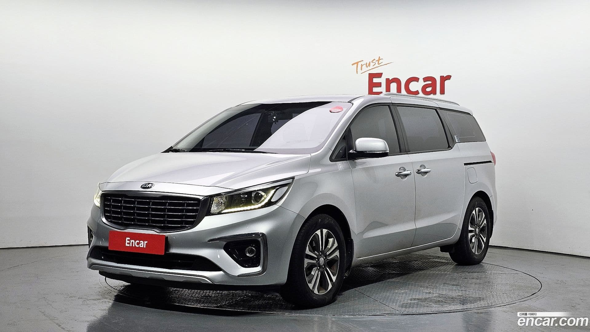 Main__Slider__Photo:Canival Kia 2018.4-0