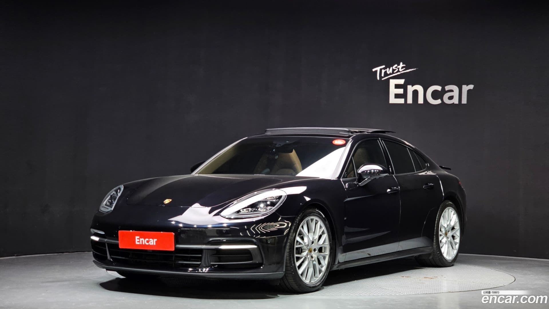 Main__Slider__Photo:Panamera Porsche 2018.0-0