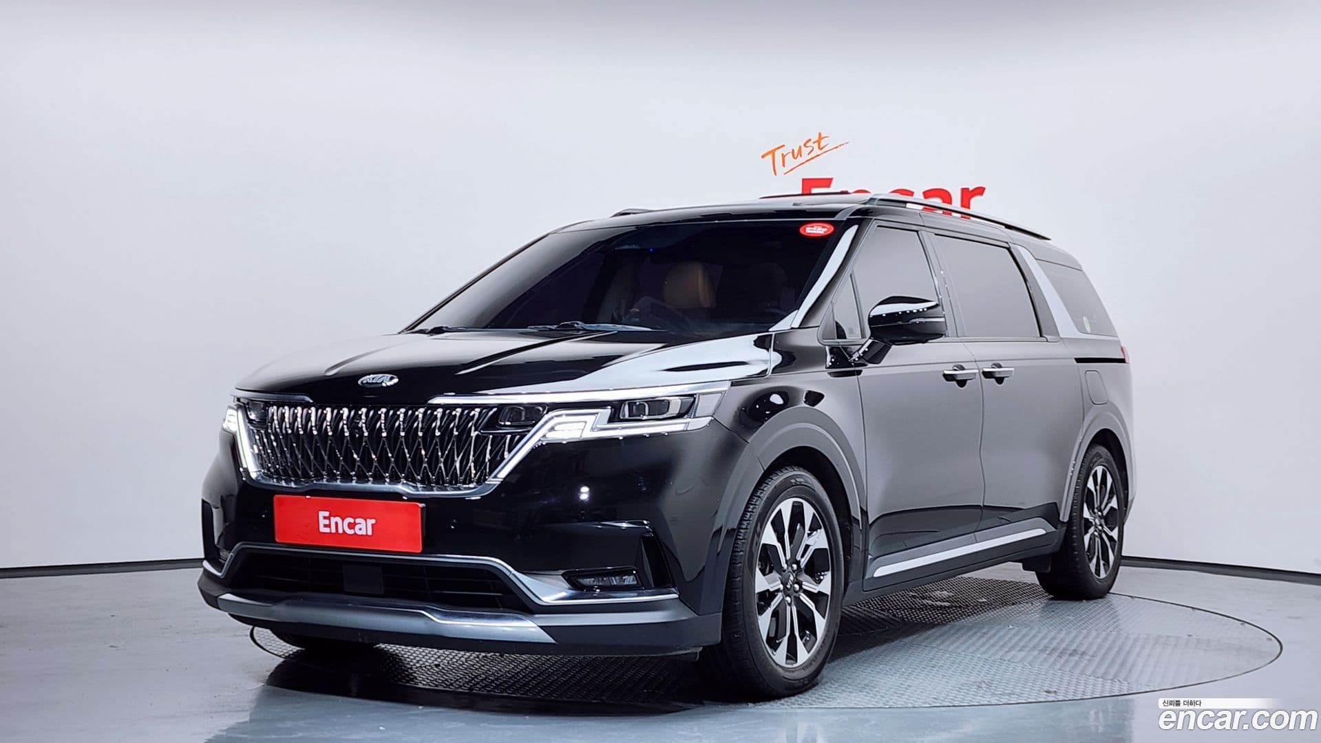 Main__Slider__Photo:Canival Kia 2021.1-0