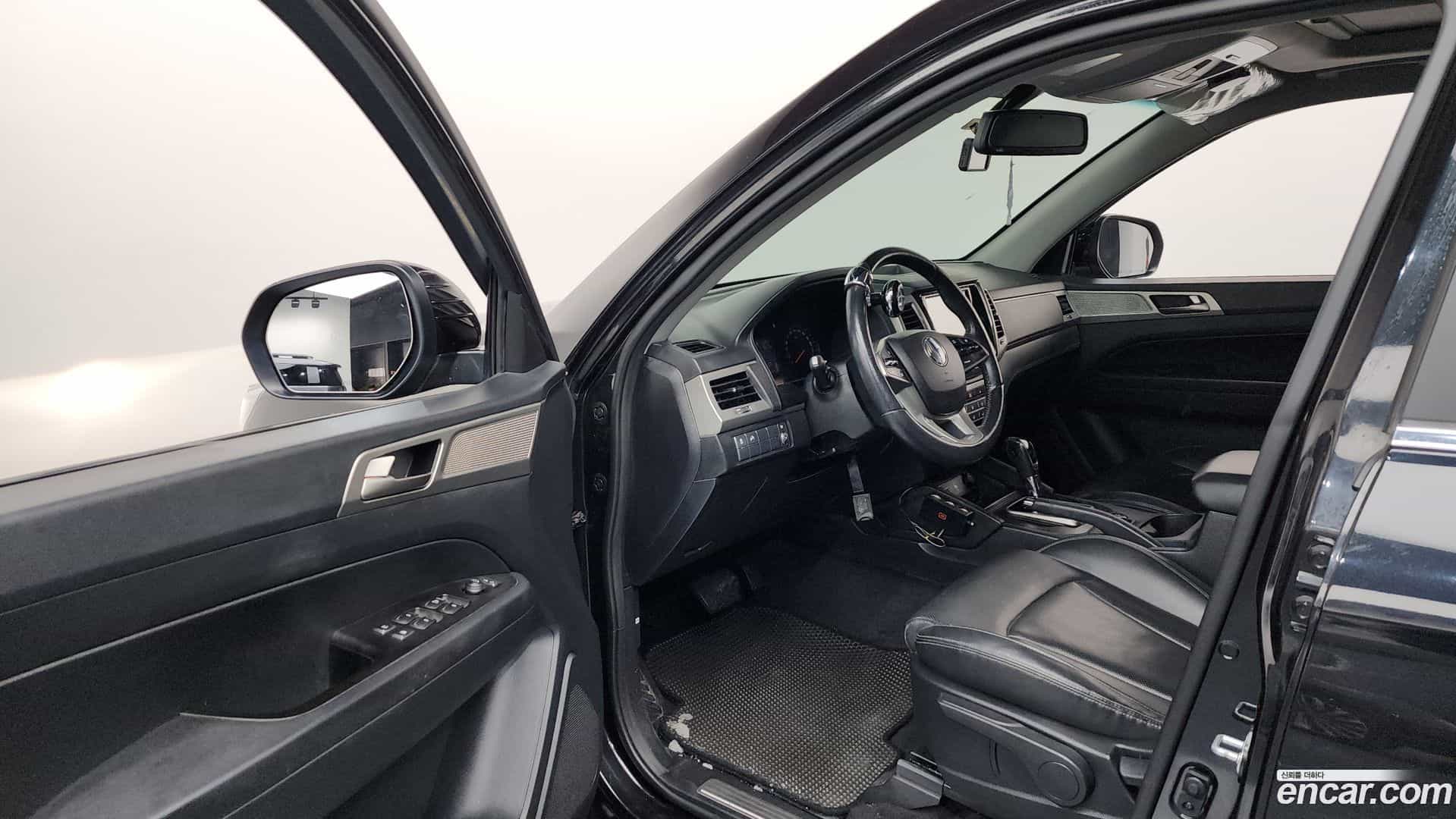 Rexton KG Mobility 2018.2-INNER-010