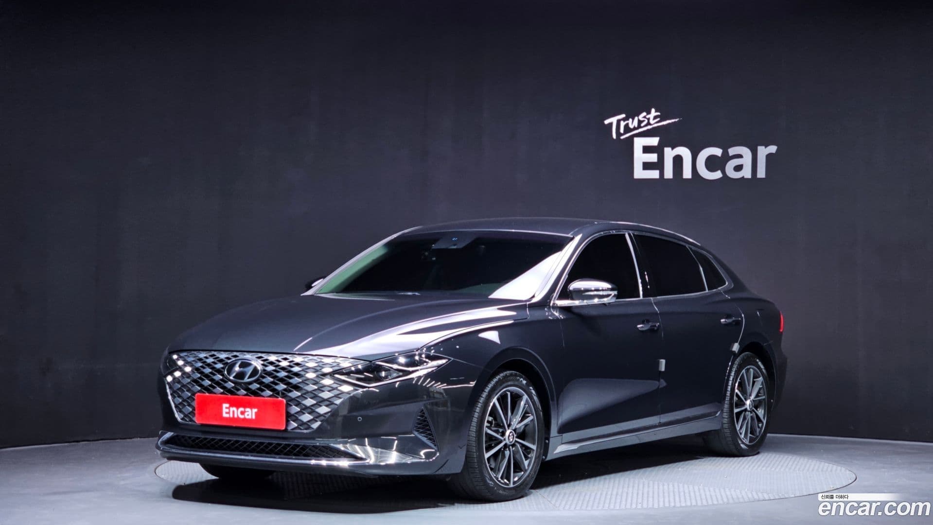 Main__Slider__Photo:Grandeur Hyundai 2021.10-0