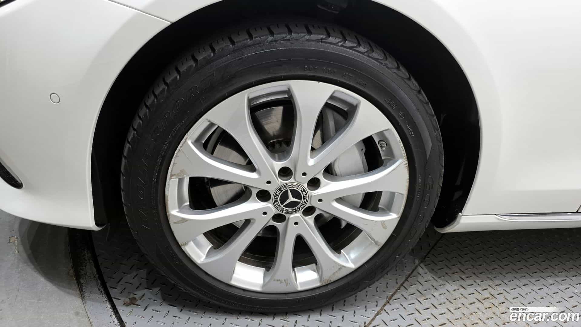 E-Class Mercedes-Benz 2018.11-OUTER-005
