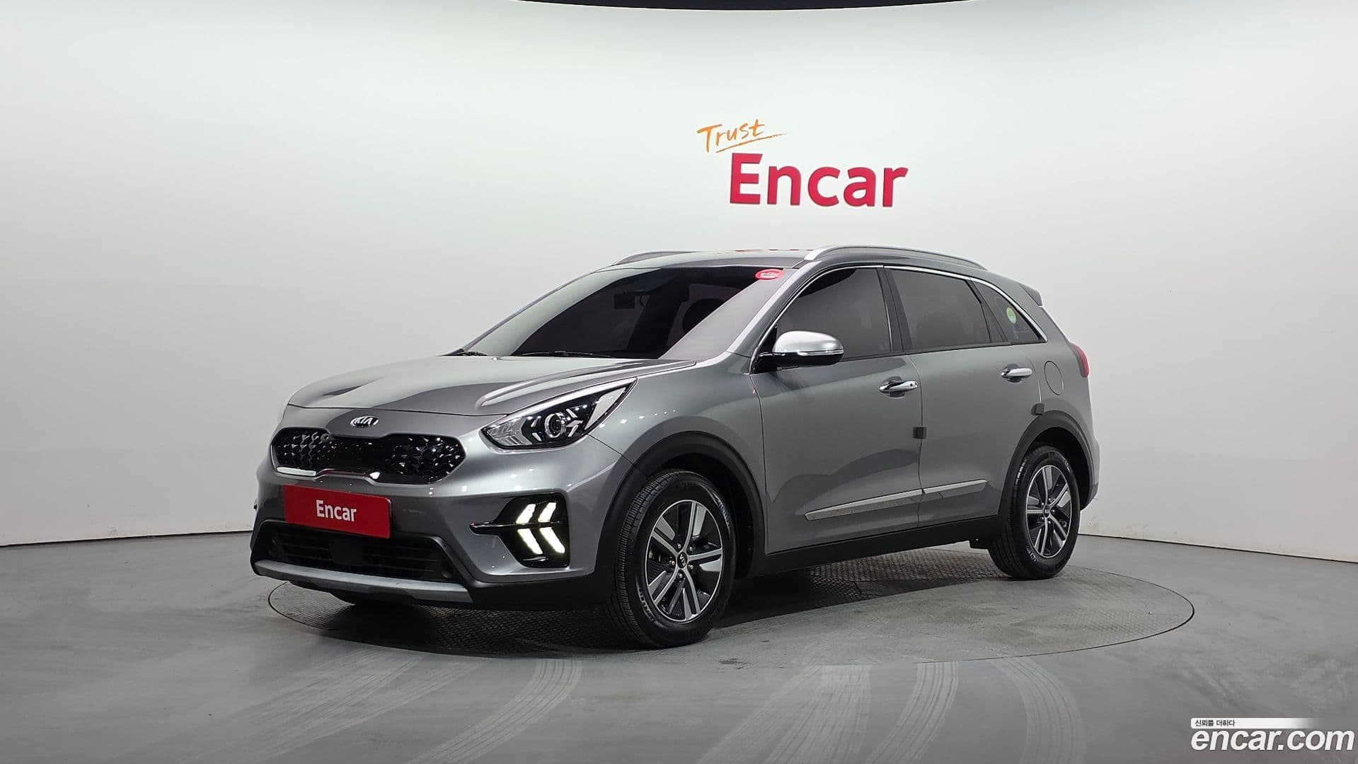 Main__Slider__Photo:Niro Kia 2020.8-0