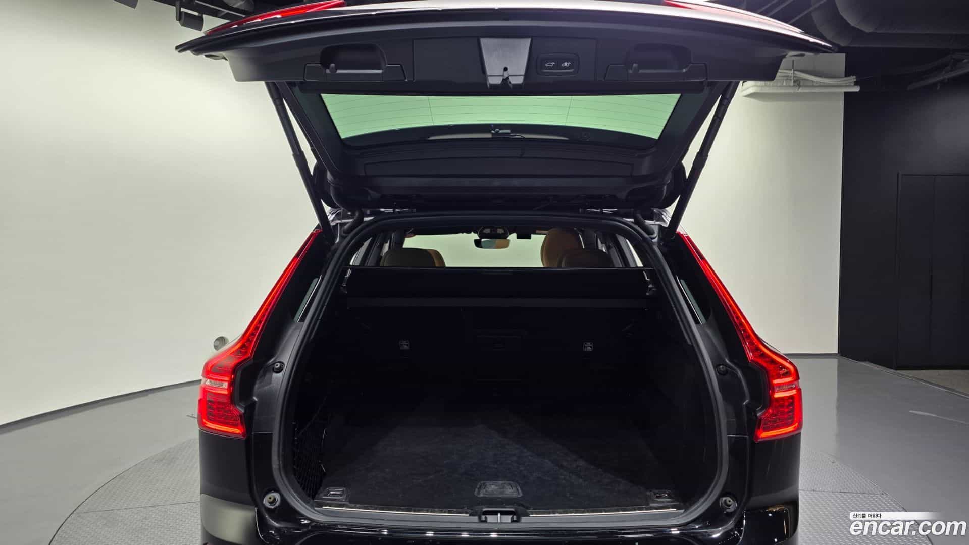 XC60 Volvo 2021.9-OPTION-024