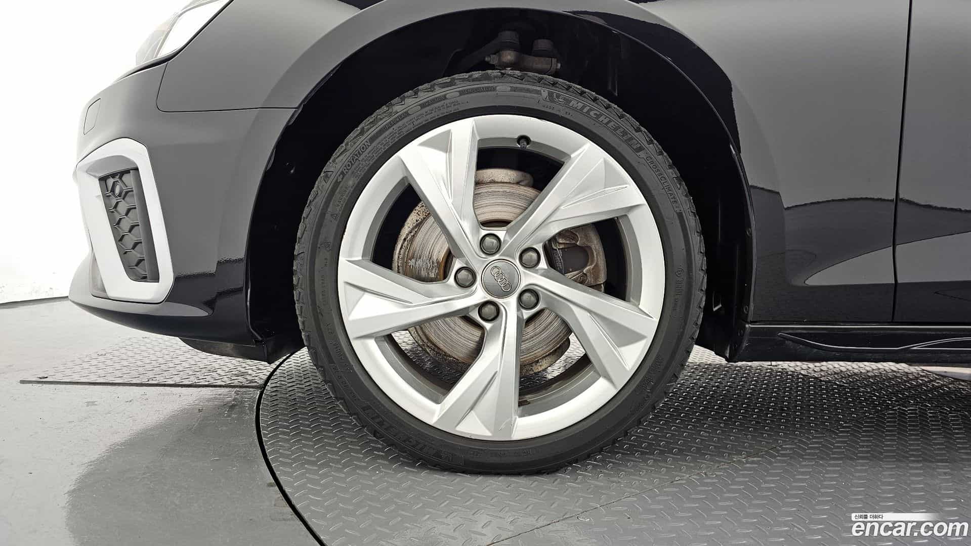 A4 Audi 2021.1-OUTER-005