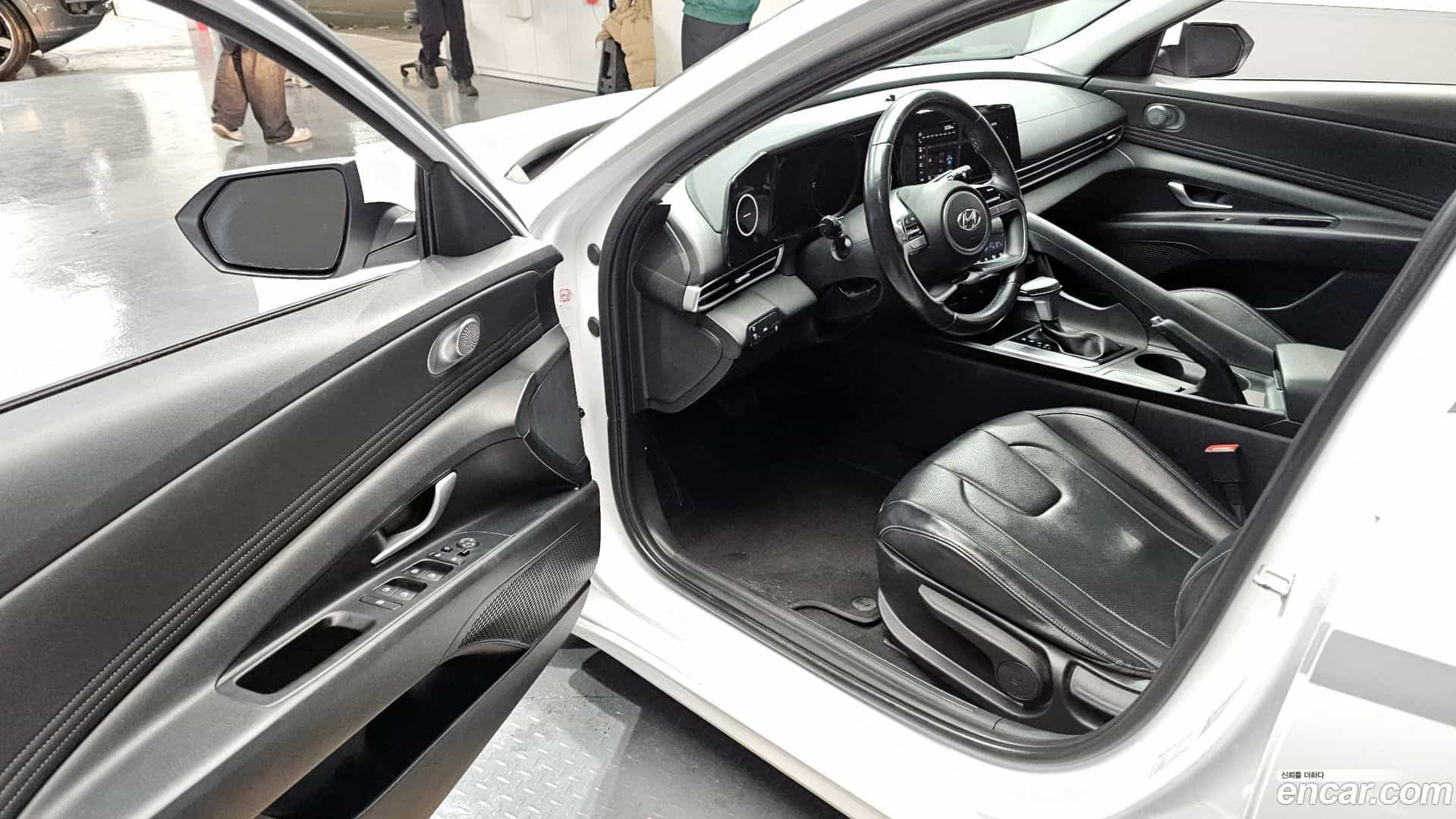 AVANTE Hyundai 2022.0-INNER-010