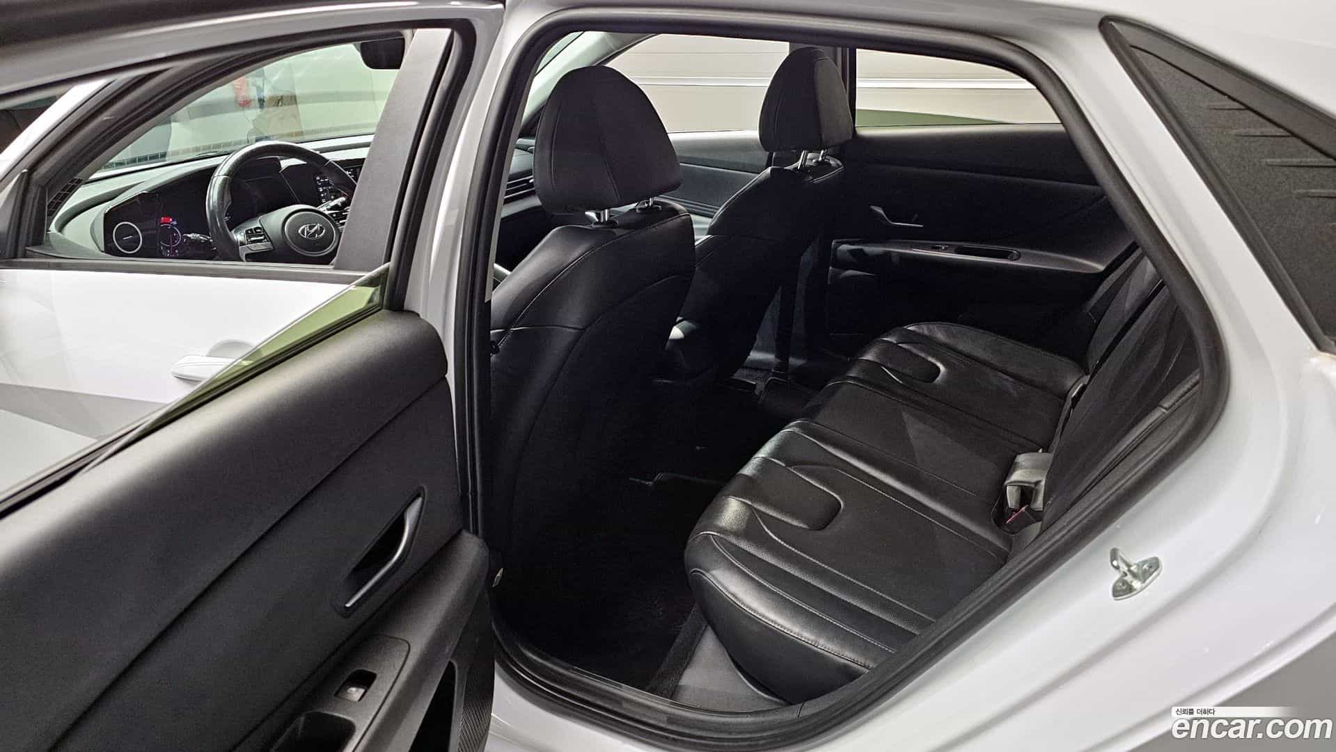 AVANTE Hyundai 2022.0-OPTION-015