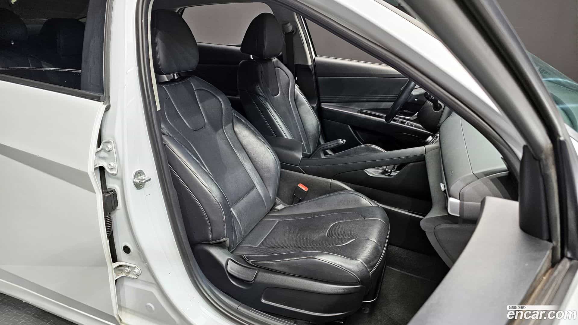 AVANTE Hyundai 2022.0-OPTION-016