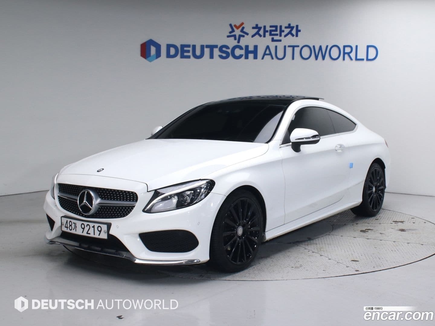 Main__Slider__Photo:C-Class Mercedes-Benz 2017.6-0