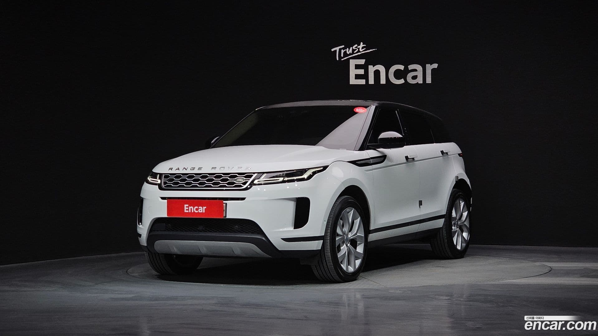 Main__Slider__Photo:Range Rover Evoque Land Rover 2019.7-0