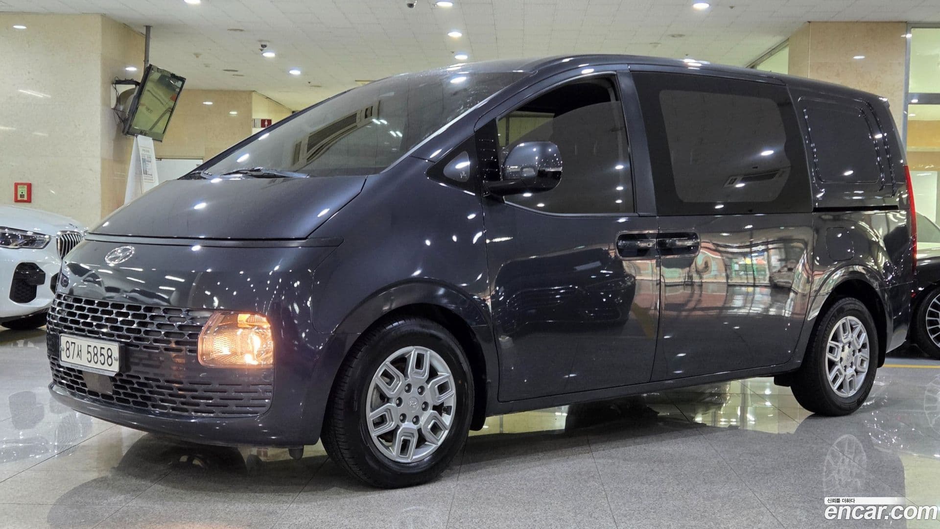 Main__Slider__Photo:Staria Hyundai 2021.8-0