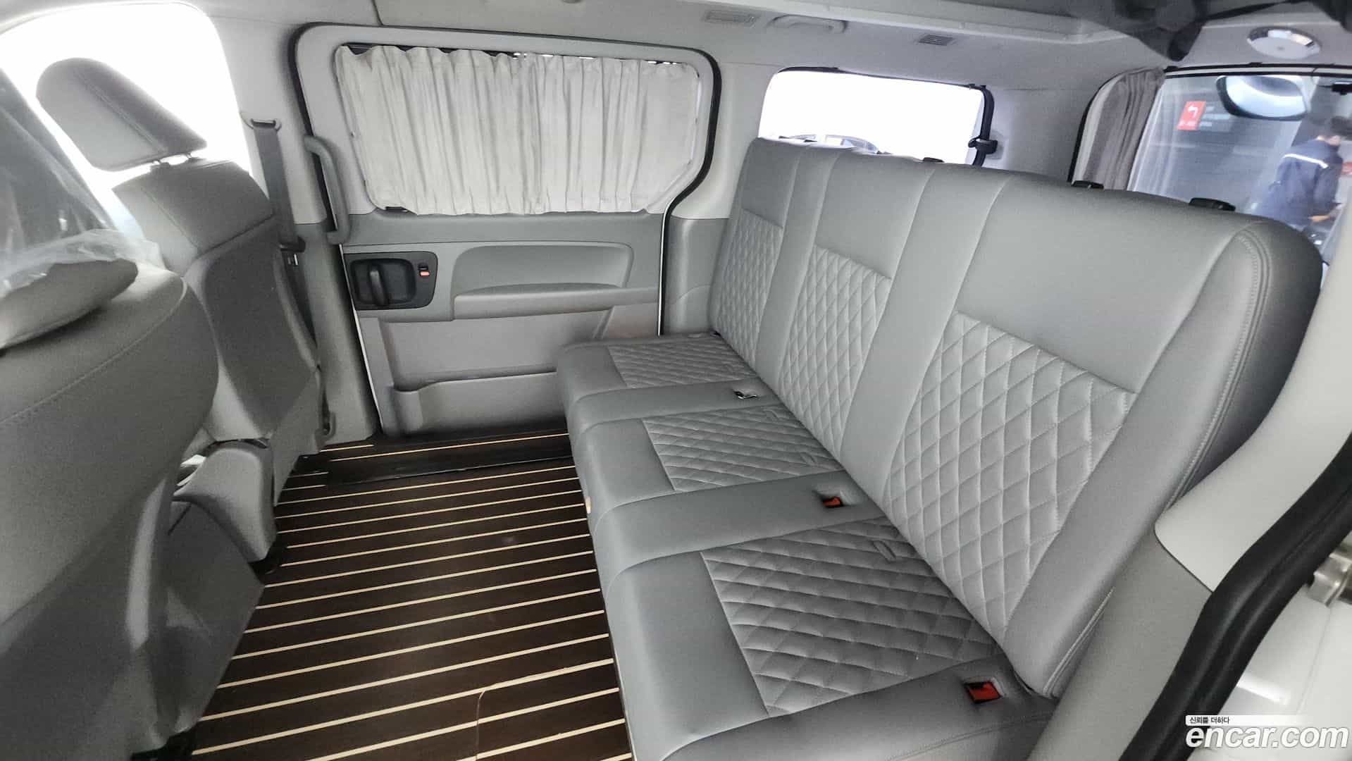 Starex Hyundai 2018.6-OPTION-016