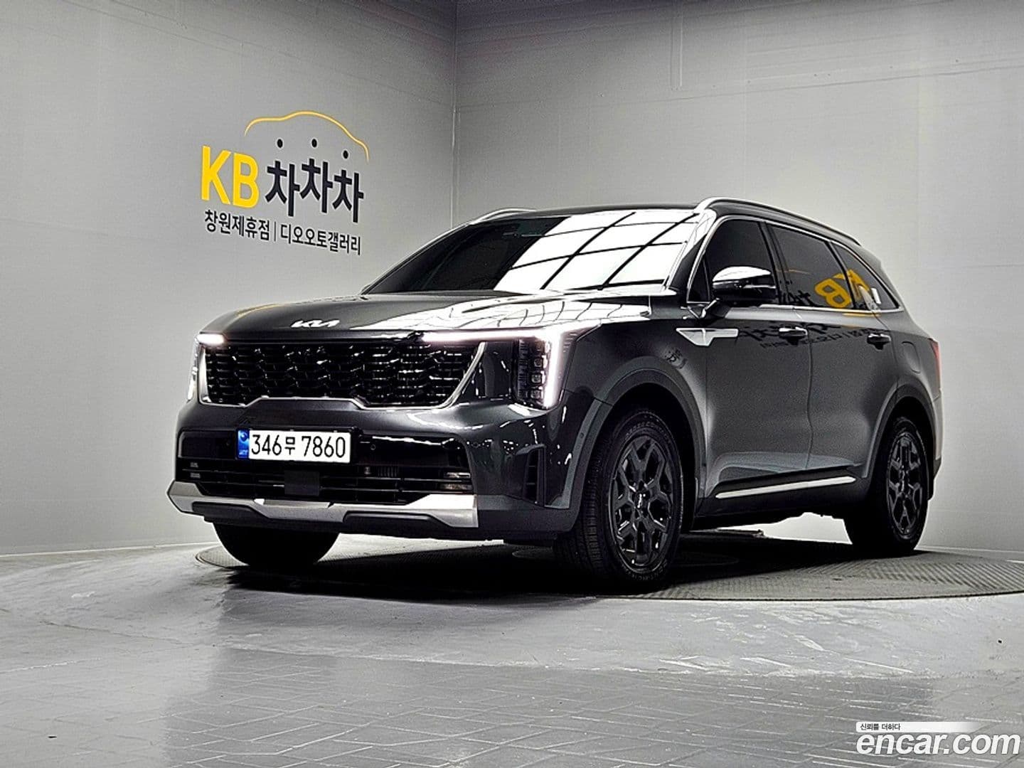 Main__Slider__Photo:Sorento Kia 2023.10-0