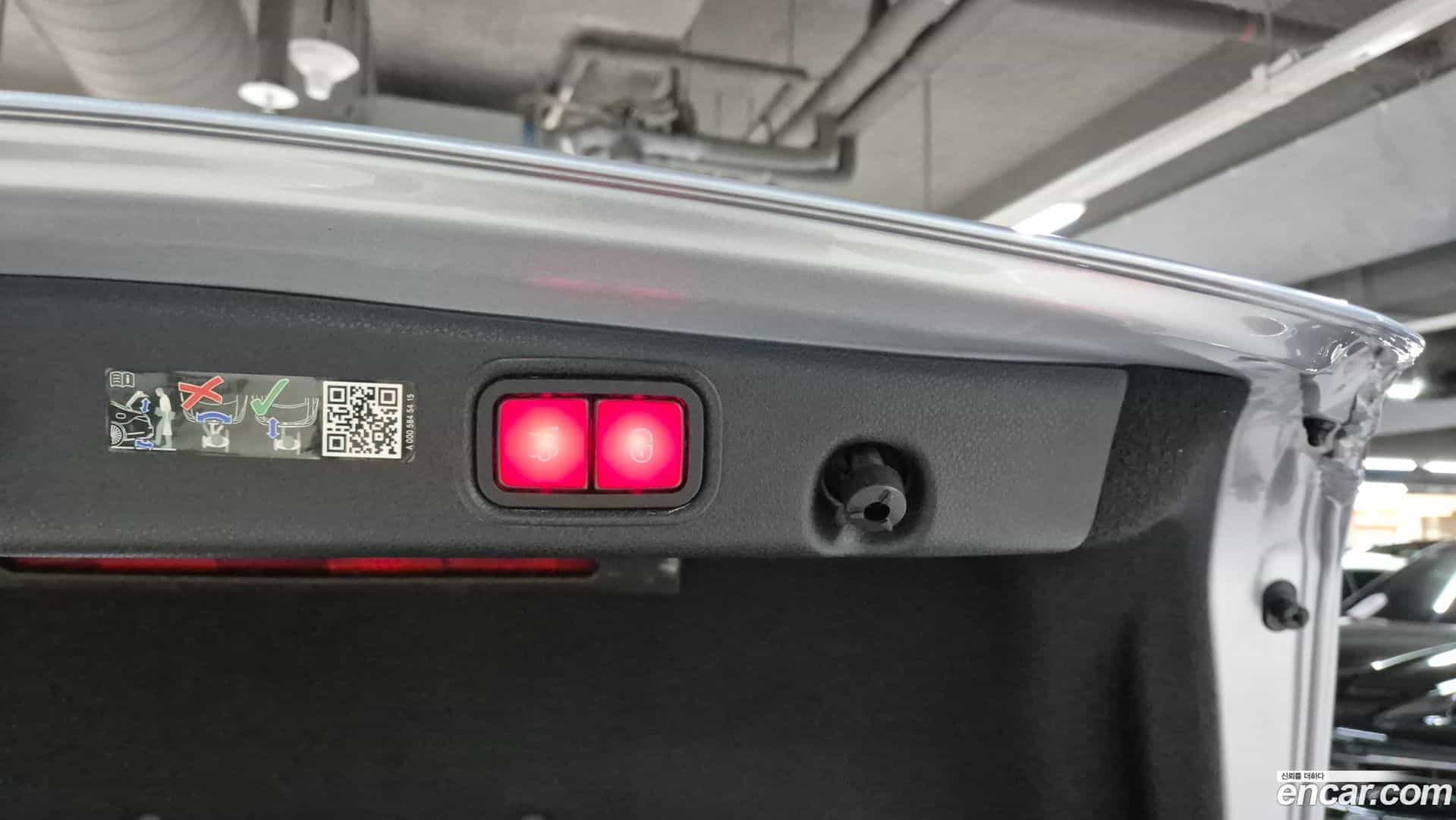 E-Class Mercedes-Benz 2022.10-OPTION-022