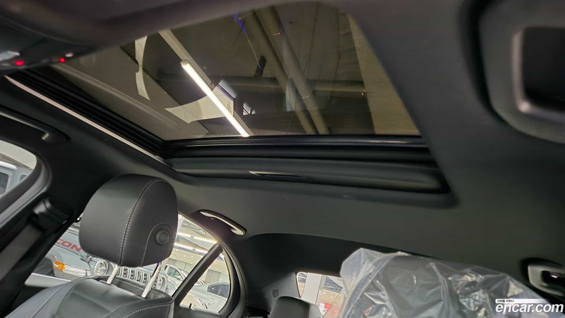 E-Class Mercedes-Benz 2022.10-OPTION-023