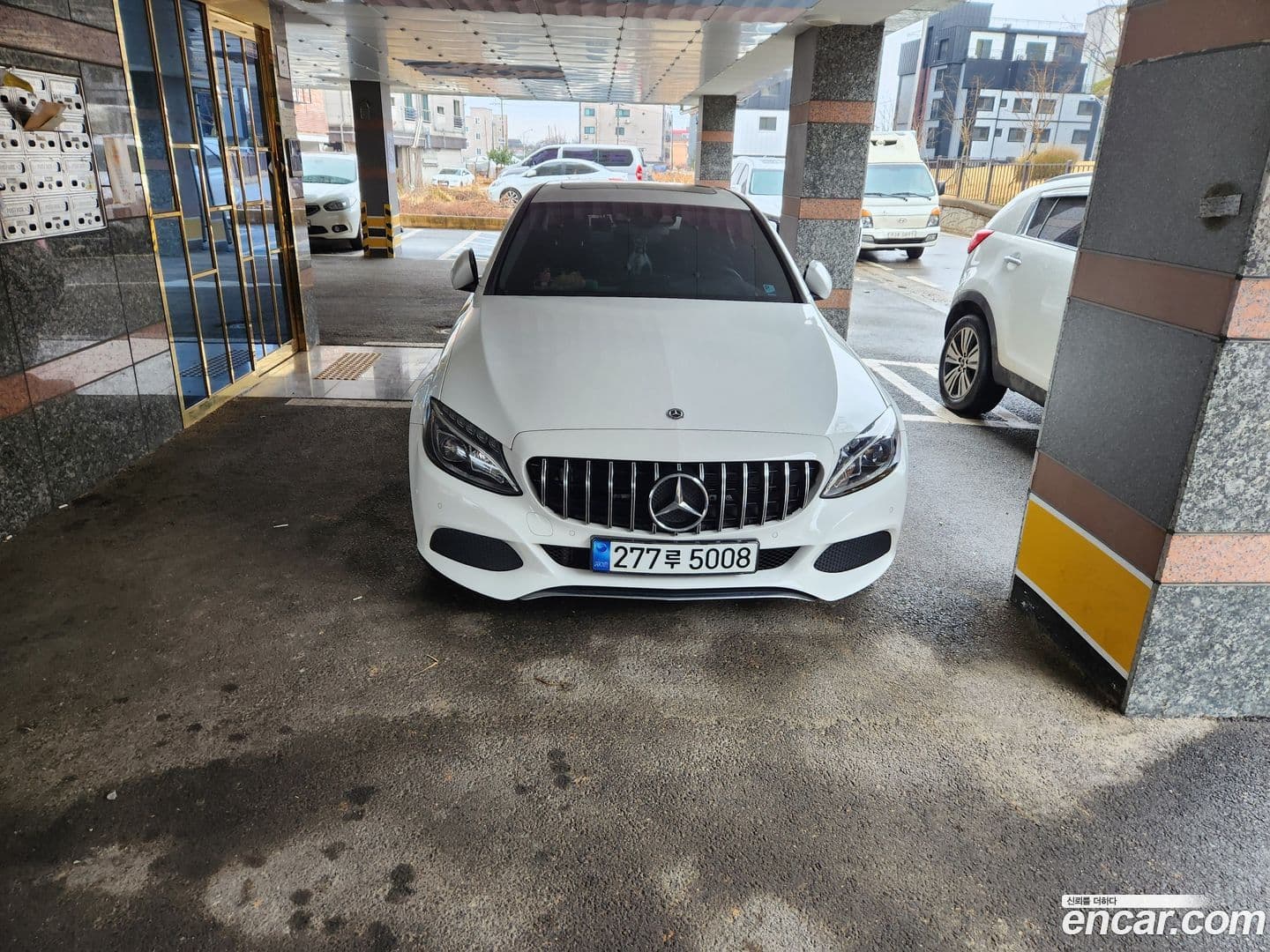 Main__Slider__Photo:C-Class Mercedes-Benz 2018.3-0