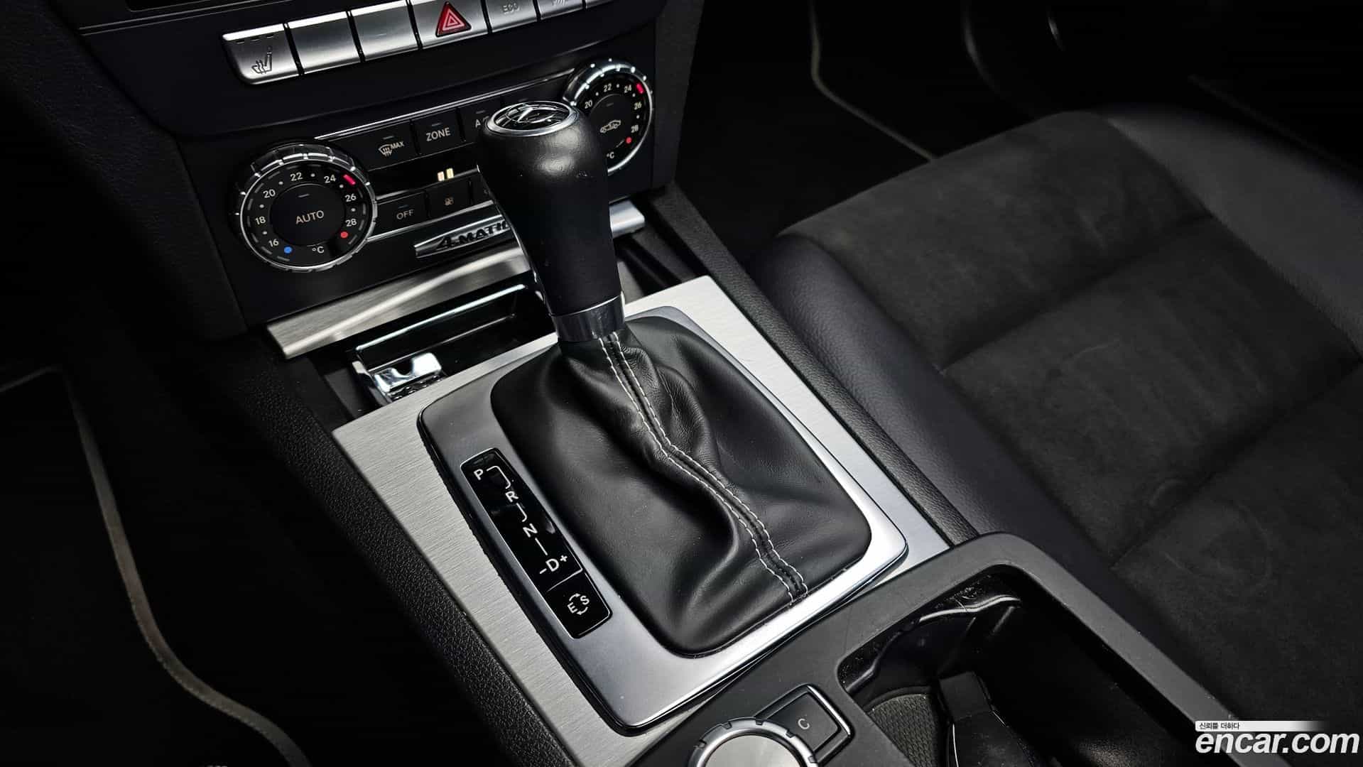 C-Class Mercedes-Benz 2014.3-INNER-009