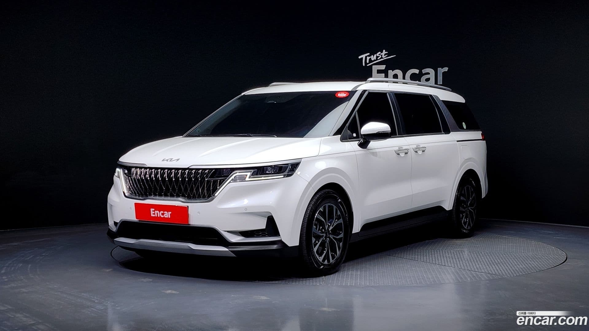 Main__Slider__Photo:Canival Kia 2021.10-0