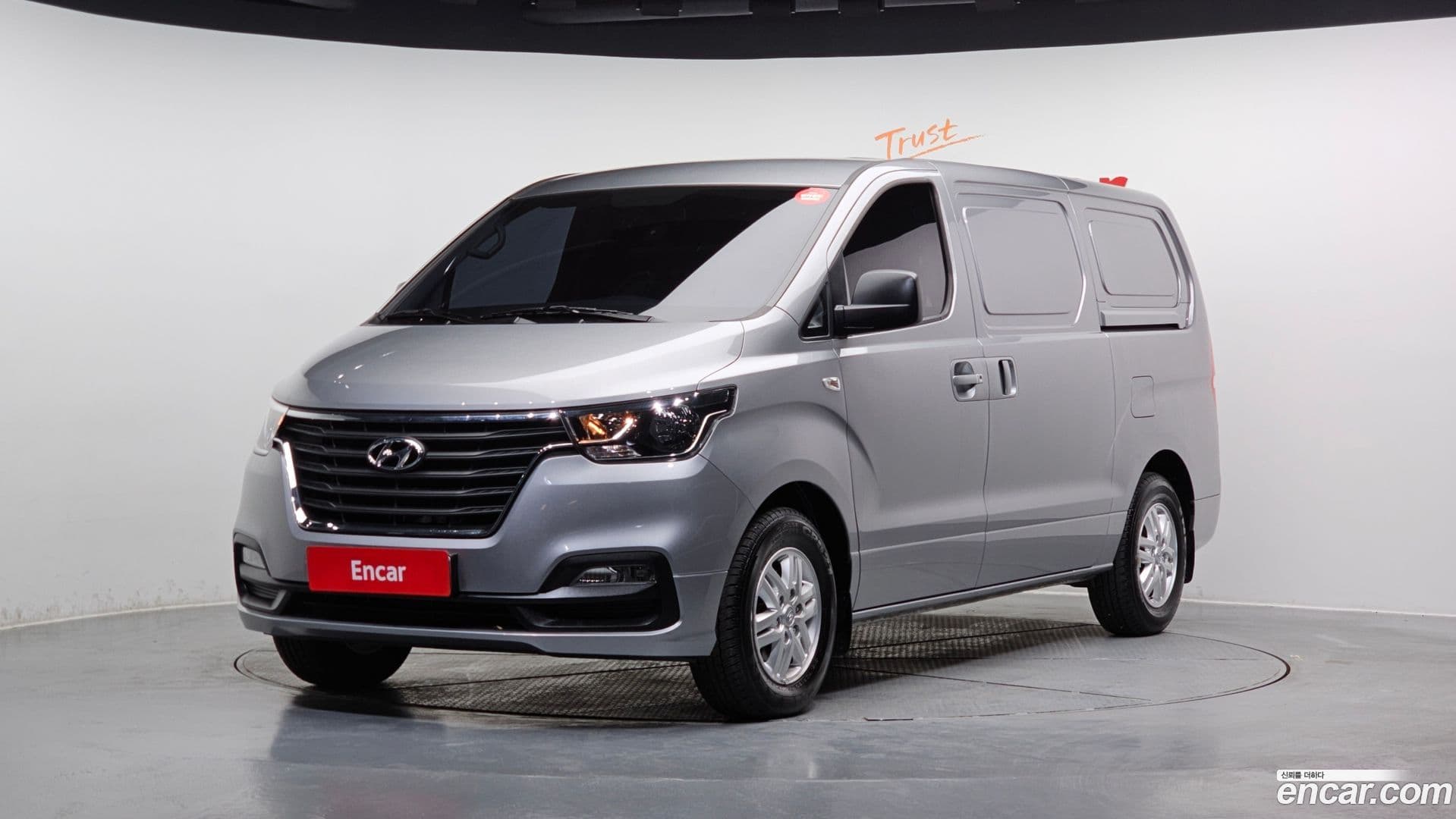 Main__Slider__Photo:Starex Hyundai 2019.4-0