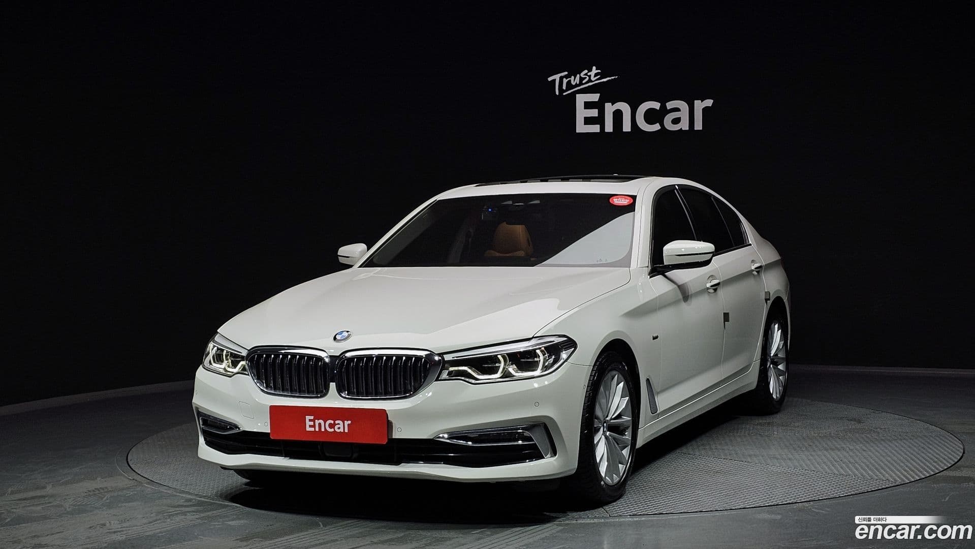 Main__Slider__Photo:5-Series BMW 2018.2-0