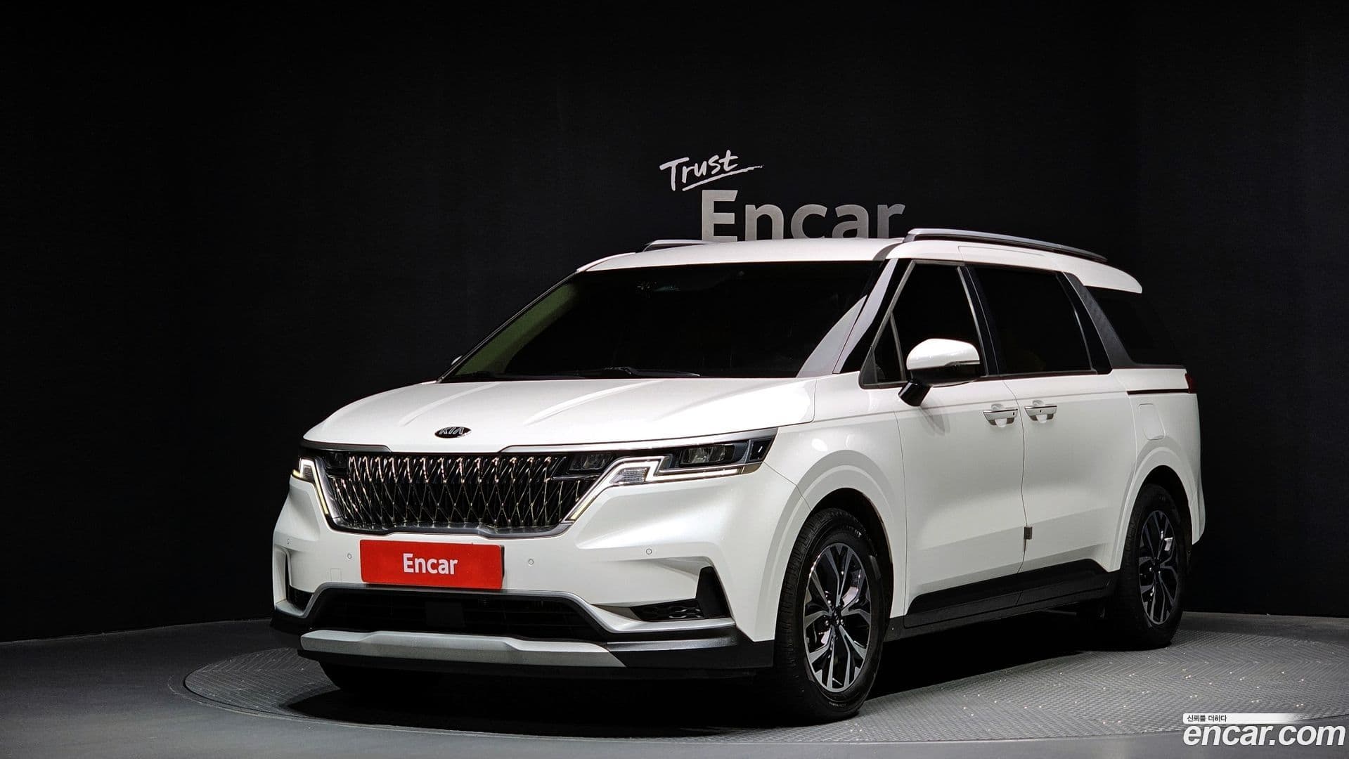 Main__Slider__Photo:Canival Kia 2020.11-0