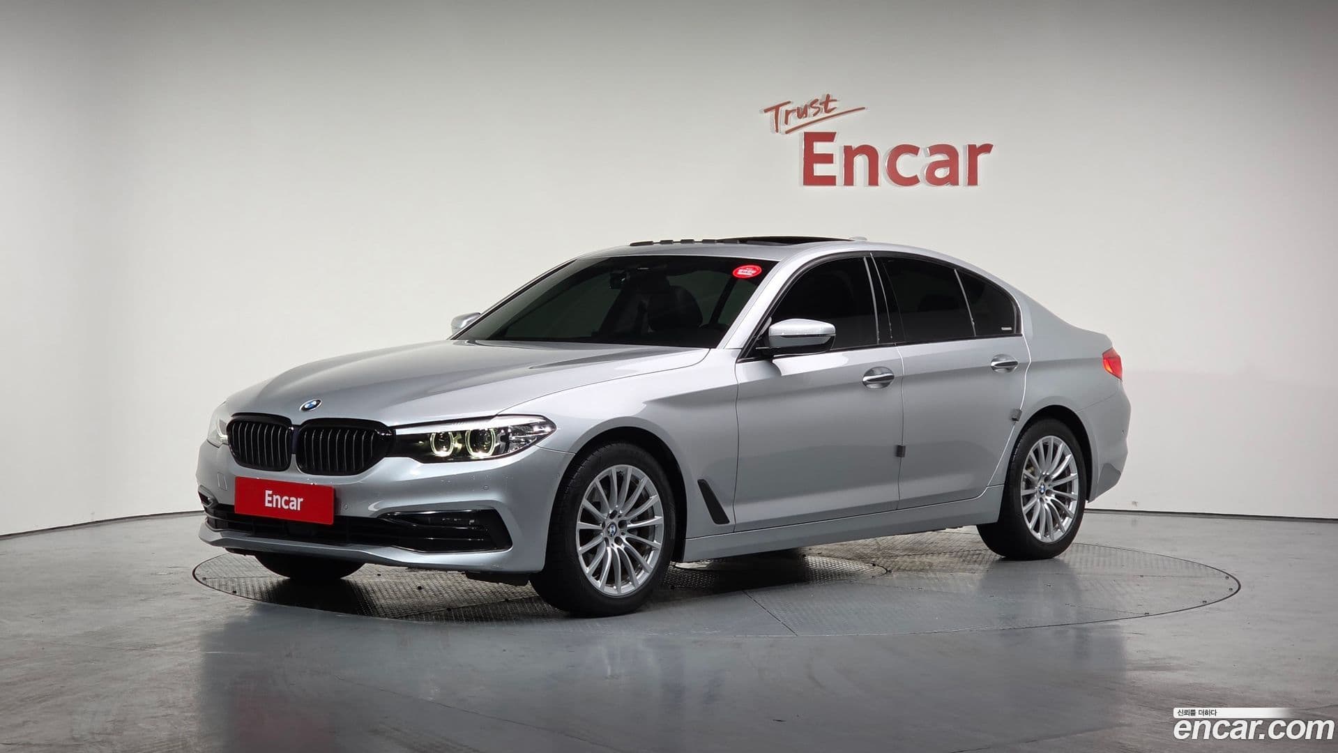 Main__Slider__Photo:5-Series BMW 2019.9-0