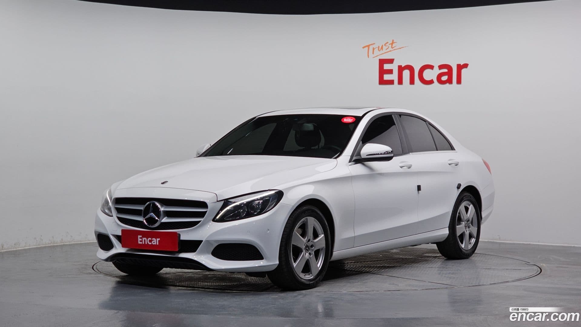 Main__Slider__Photo:C-Class Mercedes-Benz 2018.2-0