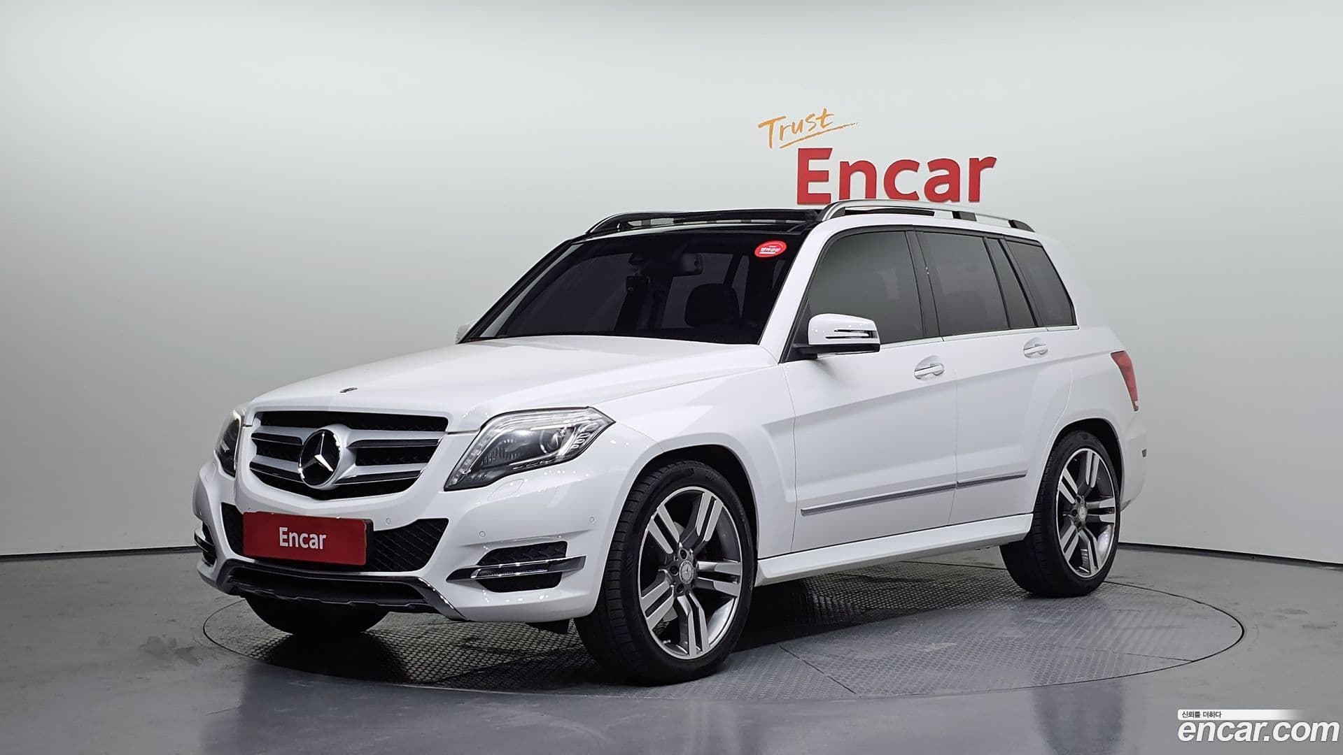 Main__Slider__Photo:GLK-Class Mercedes-Benz 2015.5-0