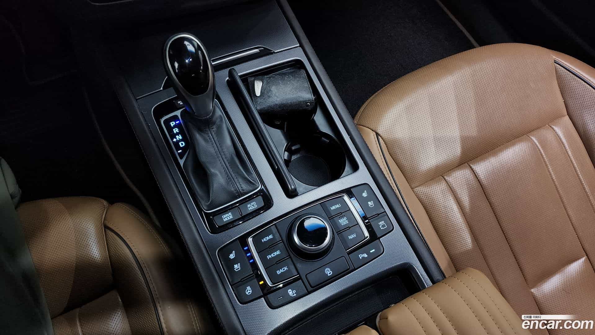 Genesis Hyundai 2014.1-INNER-009