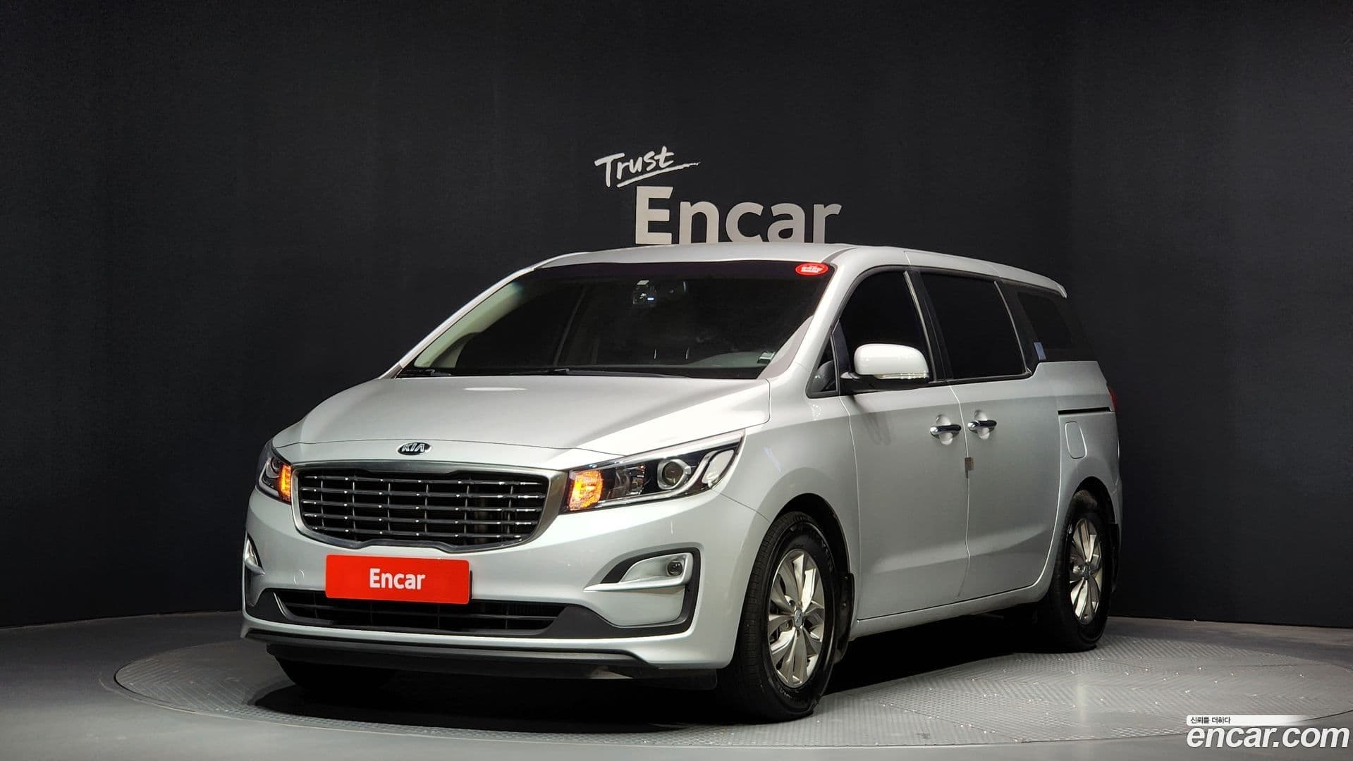 Main__Slider__Photo:Canival Kia 2019.5-0