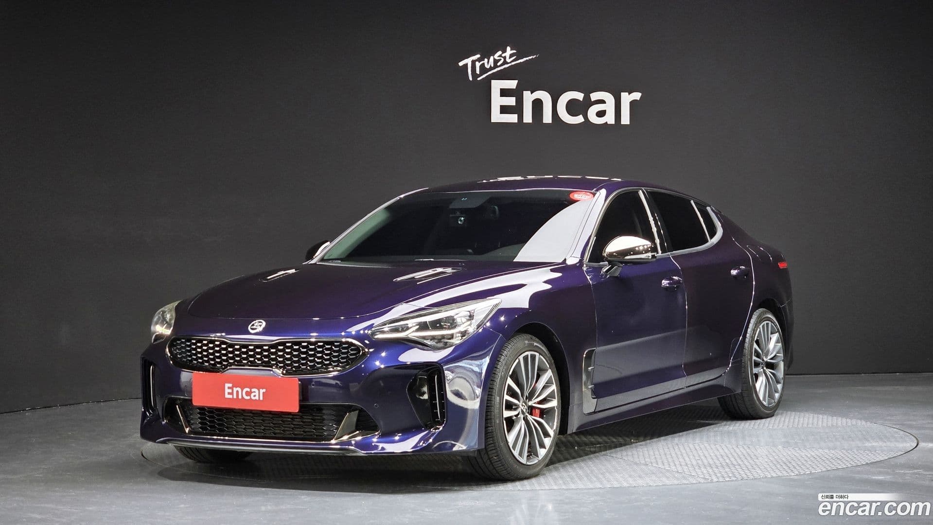 Main__Slider__Photo:Stinger Kia 2018.2-0