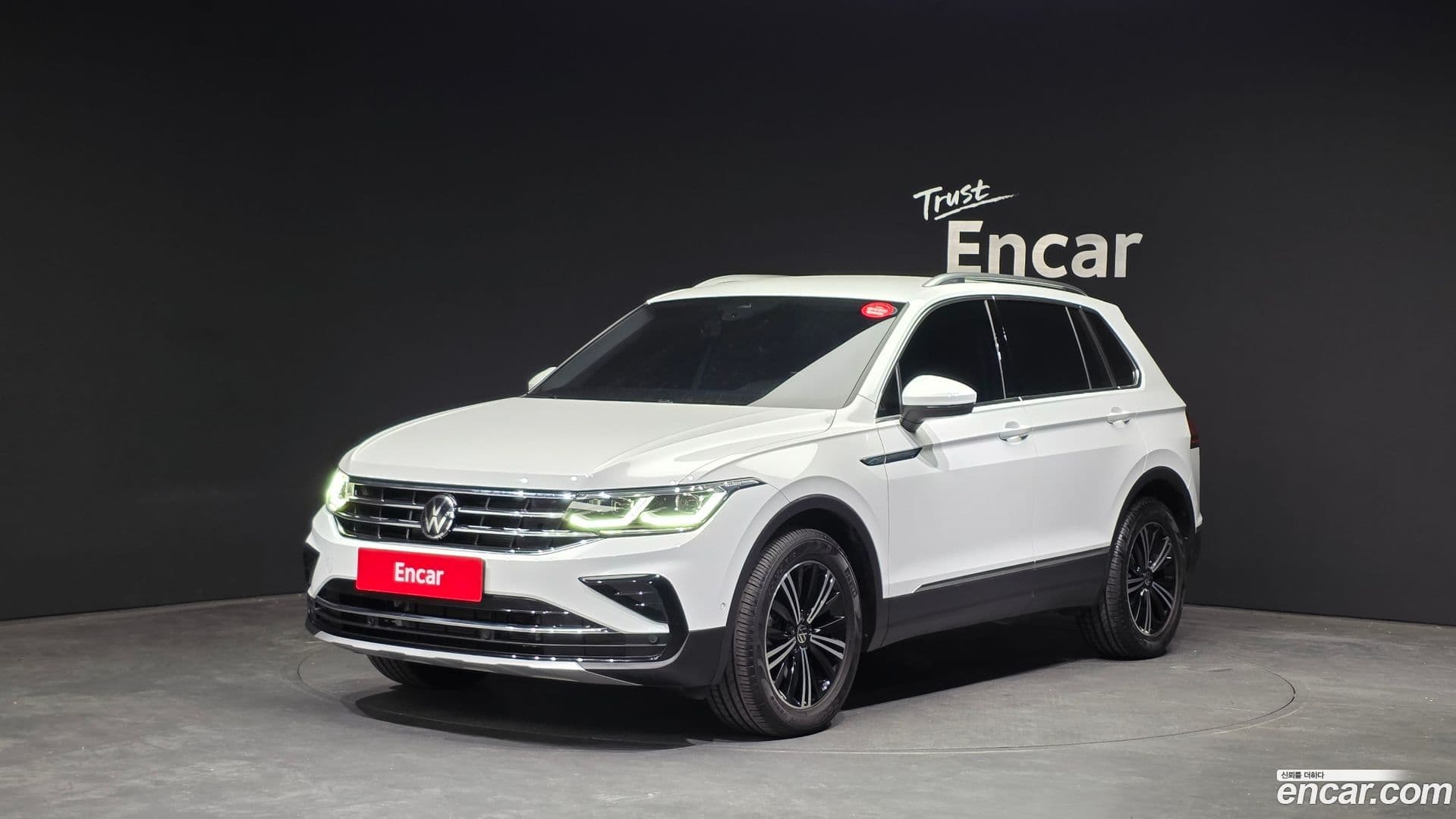 Main__Slider__Photo:Tiguan Volkswagen 2023.6-0