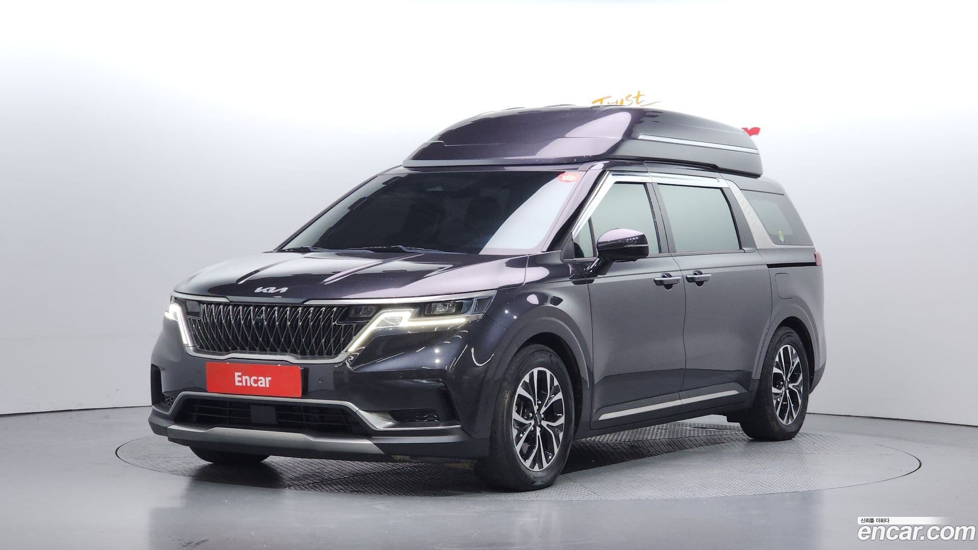 Main__Slider__Photo:Canival Kia 2021.9-0